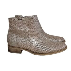 Sundance Metallic Ankle Boots Size 6